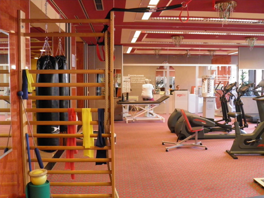 באד דירהיים Waldeck Spa Kur- & Wellness Resort מראה חיצוני תמונה